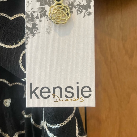 Kensie Black and White Floral Midi Dress - Picture 5 of 6